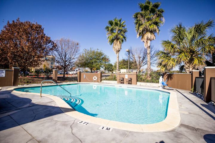 Pool 12 of 84