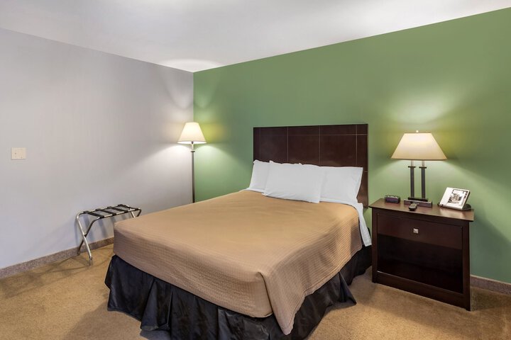 Room 12 of 14