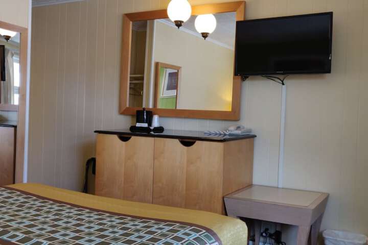 Pinebrook Motel