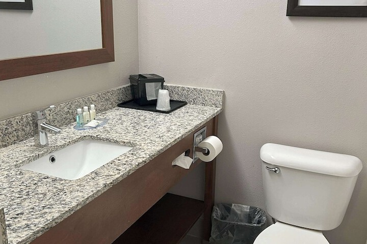 Quality Inn & Suites Tarboro - Kingsboro