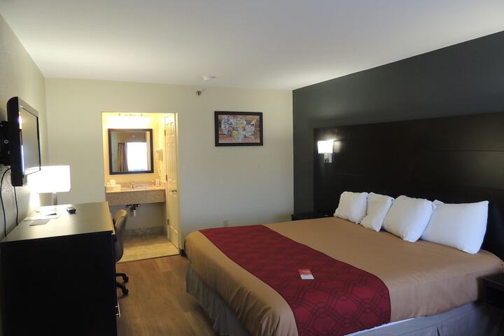 Room 14 of 32