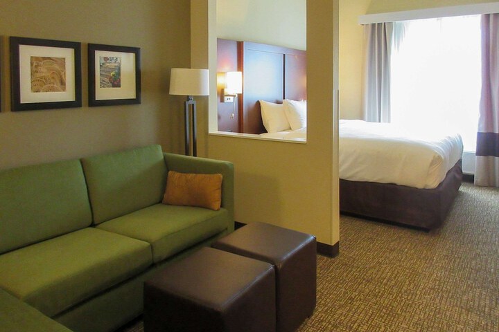 Room 15 of 25