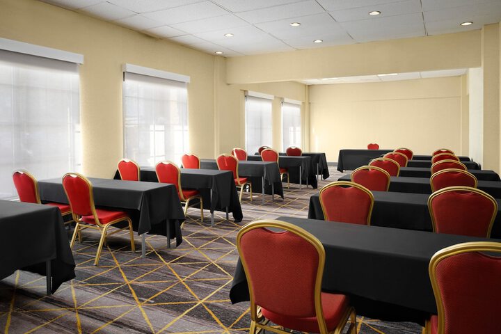 Holiday Inn Hotel & Suites Boston - Peabody by IHG