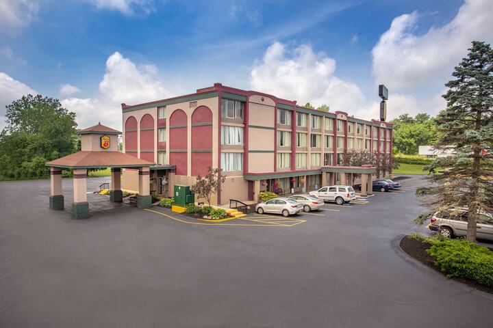 Hotel 4 of 51