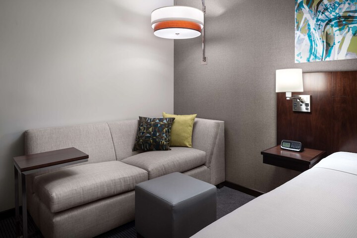 Room 11 of 25