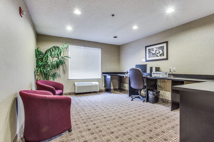 Business Center 32 of 32