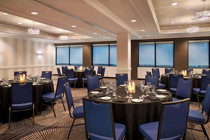 Courtyard by Marriott Downtown Toronto