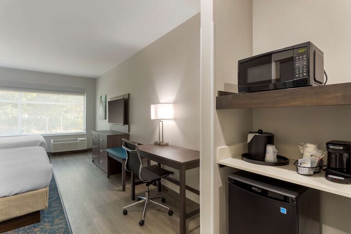 Room 32 of 41