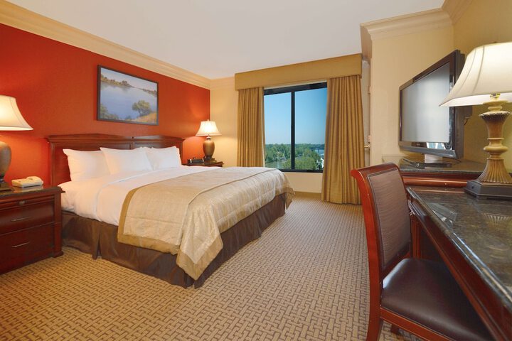 Room 42 of 108