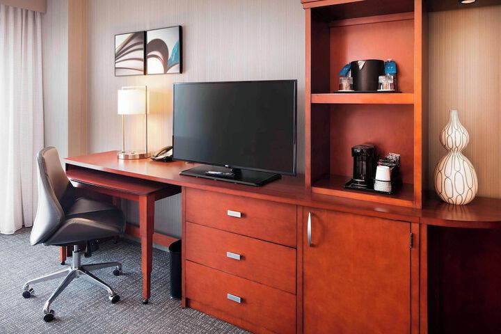 Courtyard by Marriott Indianapolis Downtown