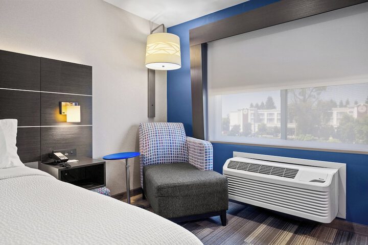 Holiday Inn Express Sunnyvale - Silicon Valley by IHG