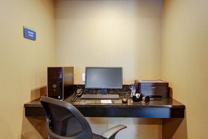 Business Center 45 of 45