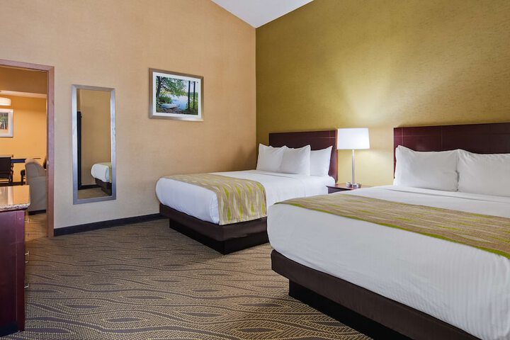 Room 21 of 32