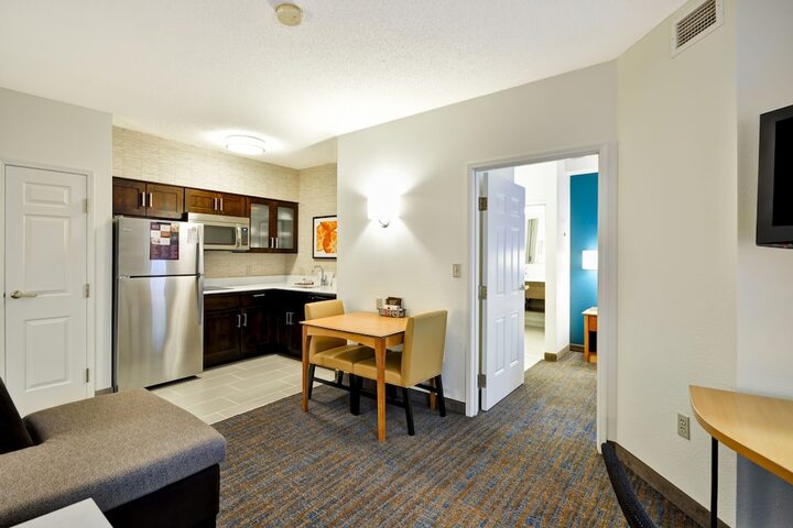 Room 16 of 33