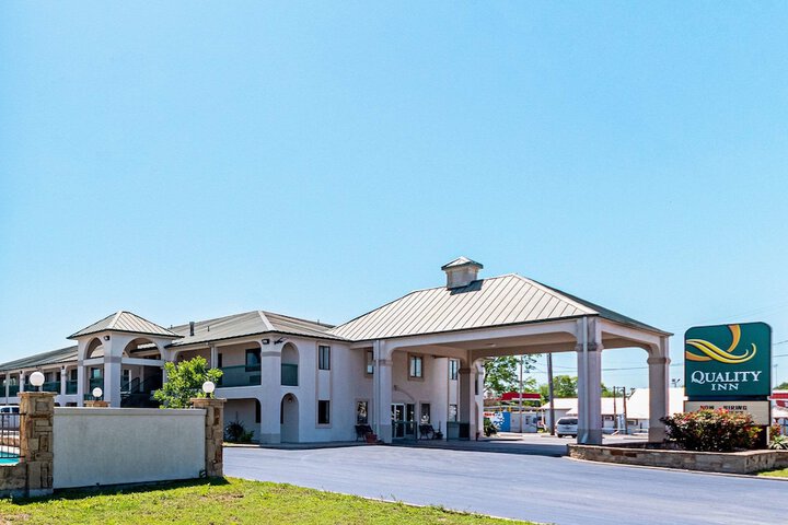 Quality Inn Three Rivers