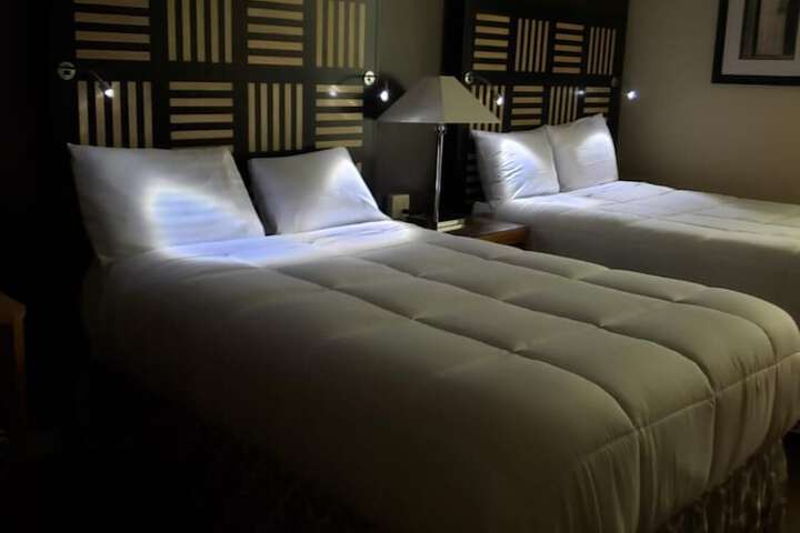 Room 10 of 27