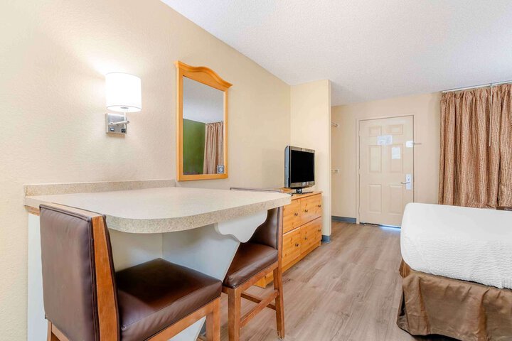 Room 35 of 48