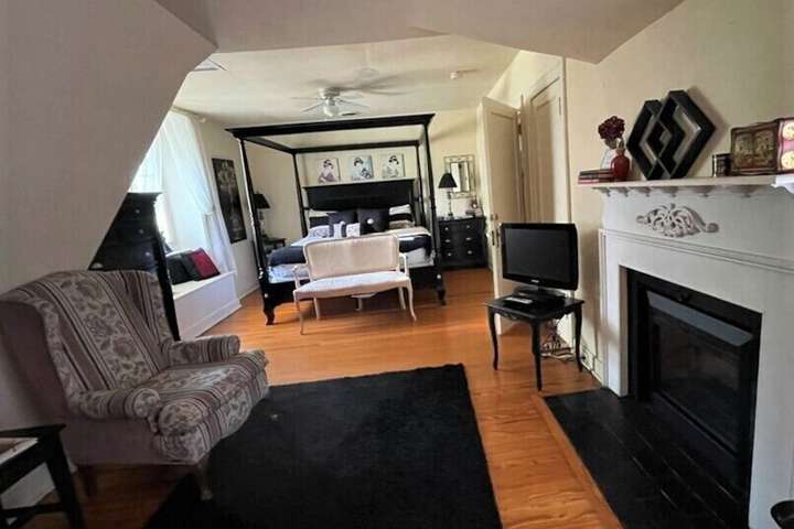 Room 30 of 52