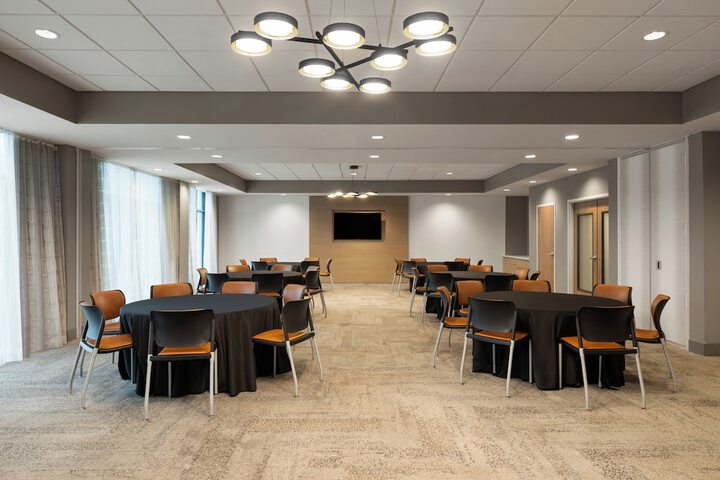 EVEN Hotel Shenandoah - The Woodlands by IHG