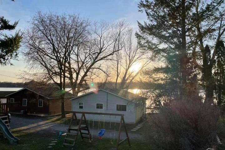 Merland Park Cottages and Motel
