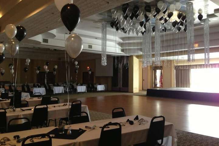 Ballroom/Hall 28 of 41