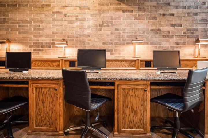Best Western Plus Saddleback Inn & Conference Center