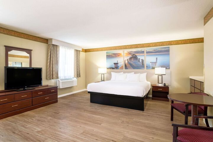 Room 22 of 32