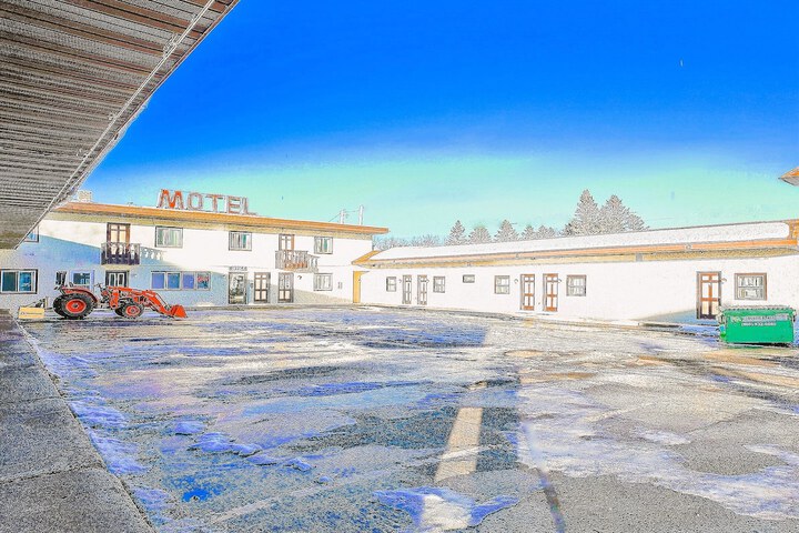 Hotel 3 of 48