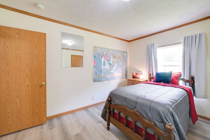 Warm & Inviting Family Home - 2 Mi to Golf Course!