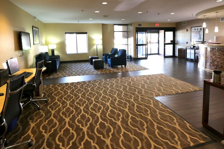 Comfort Suites Bloomington I-55 and I-74
