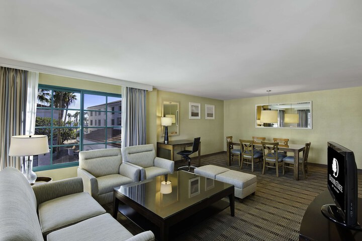 DoubleTree by Hilton San Pedro - Port of Los Angeles
