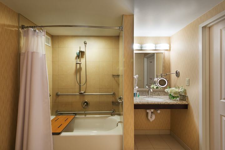 Room 40 of 60