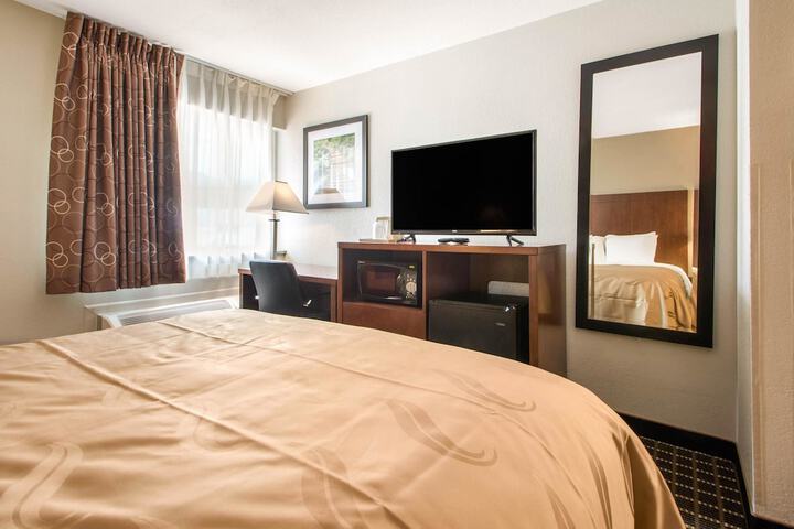 Room 30 of 43