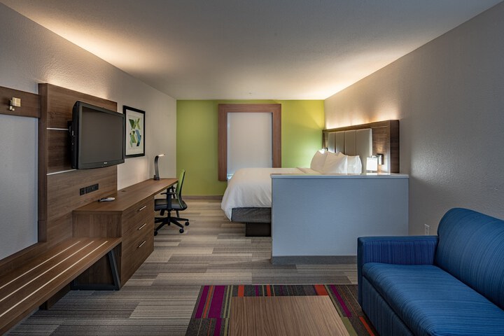 Room 48 of 64