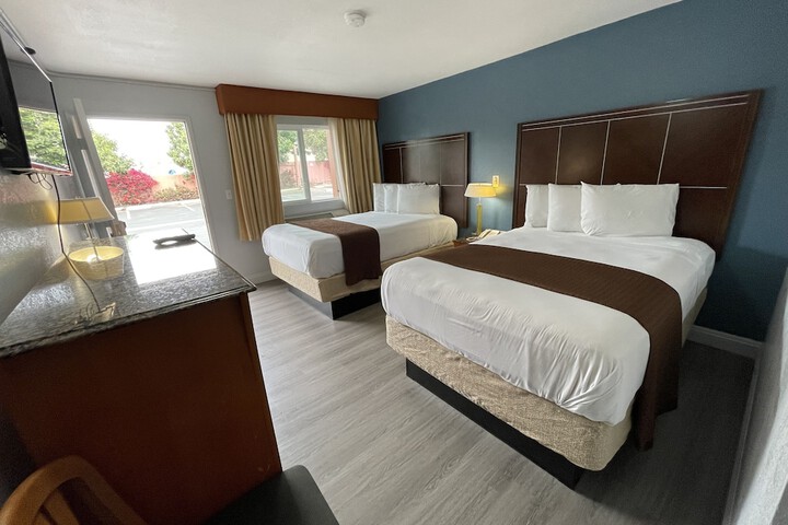 Pacific Inn