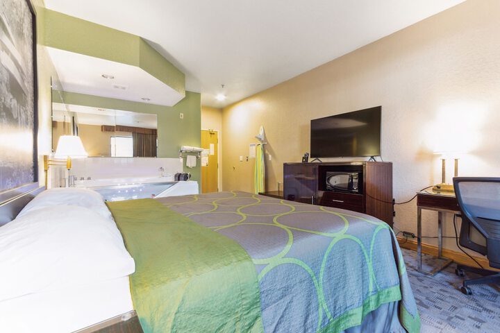 Super 8 by Wyndham Uniontown PA