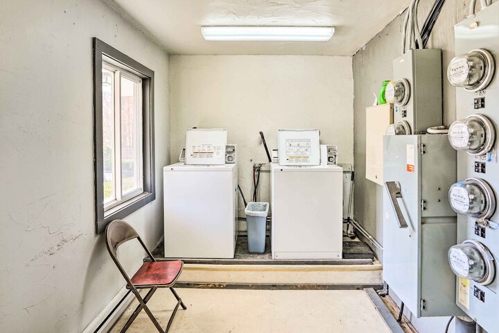 First-floor Hunter Condo 1 Mi to Slopes!
