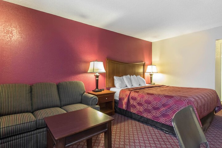Room 21 of 39