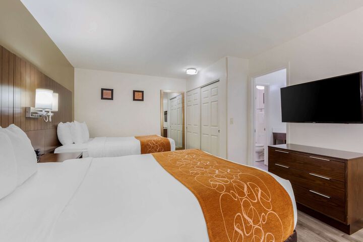 Room 17 of 28