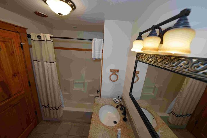 Room 85 of 241