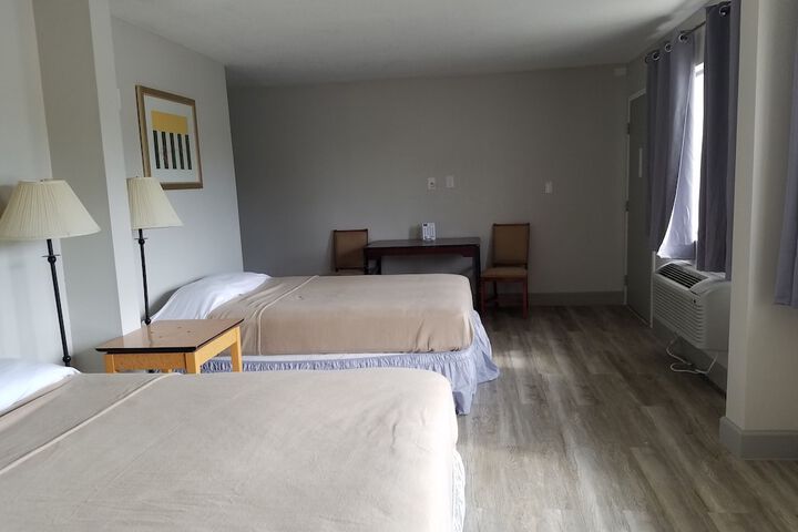 Room 17 of 32