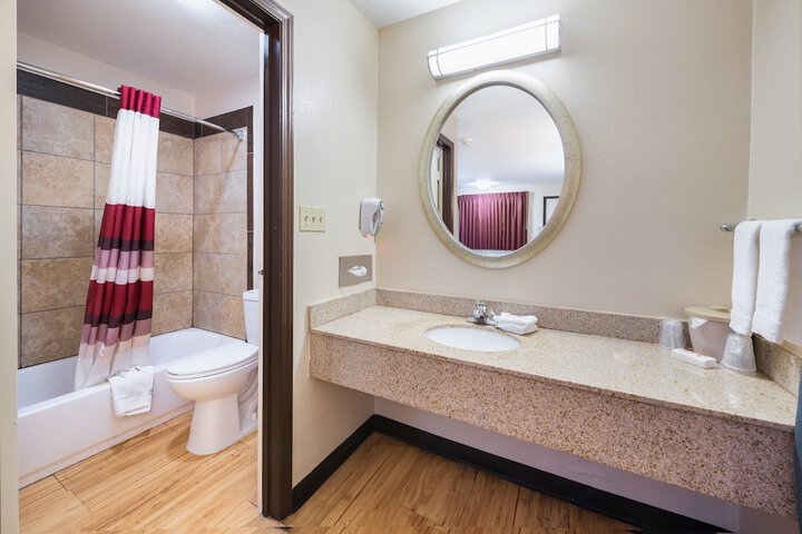 Room 32 of 36