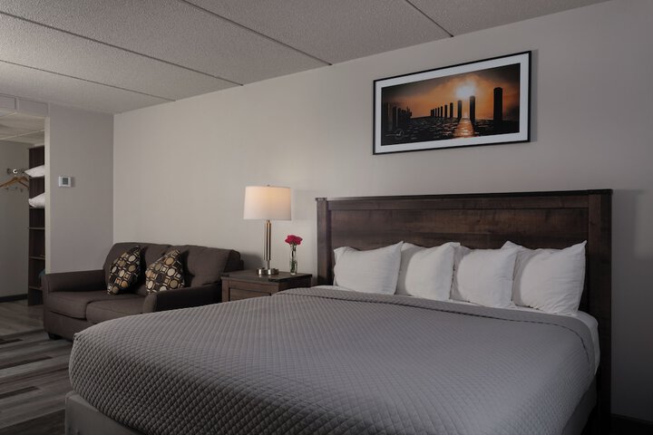 Room 30 of 99