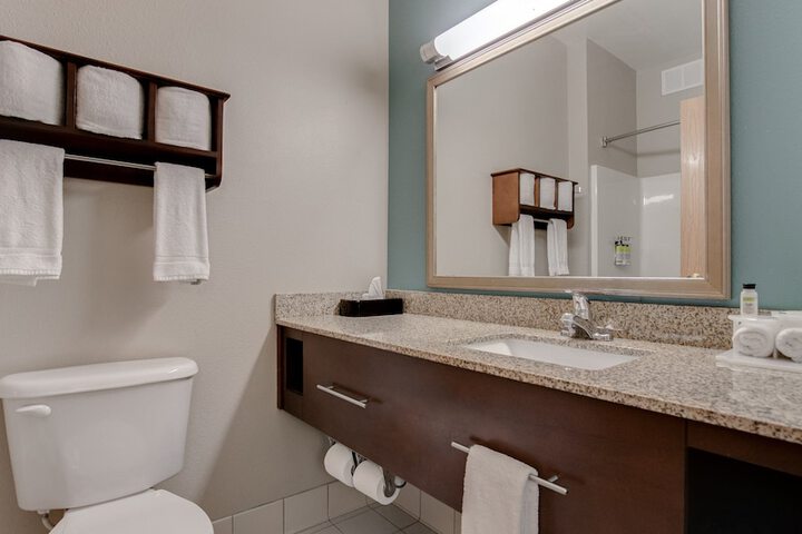 Holiday Inn Express Hotel & Suites St. Cloud by IHG