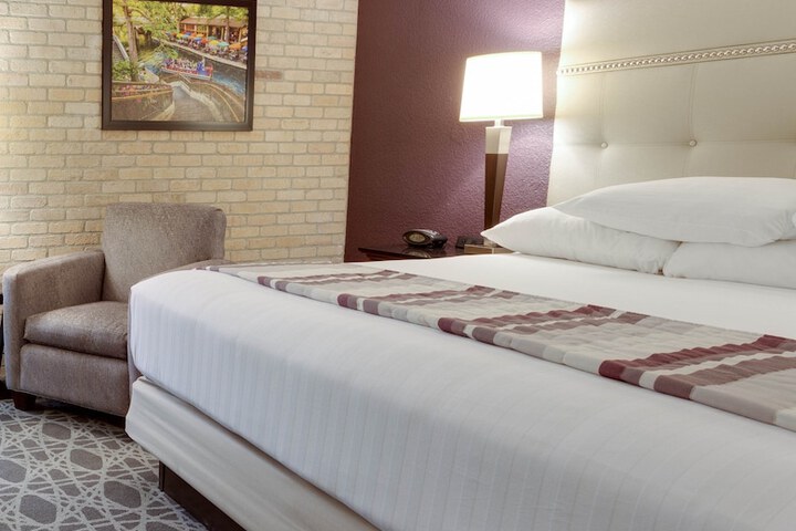 Room 6 of 31