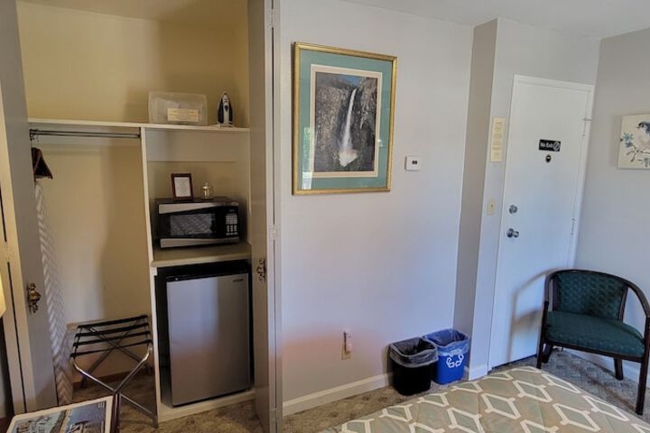 Room 46 of 71