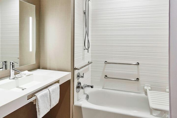 AC Hotel by Marriott Cincinnati at the Banks