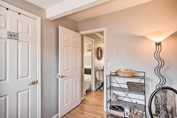 Bright Belmar Cottage Half Mi to Boardwalk!