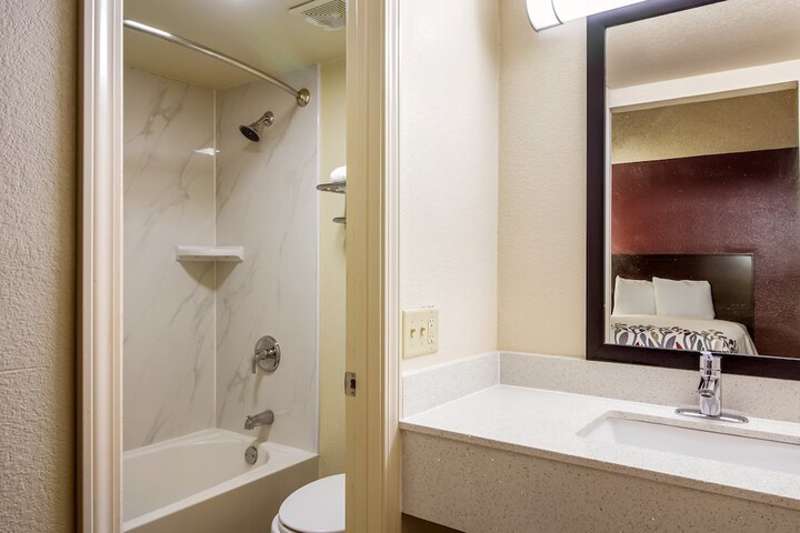 Room 21 of 30