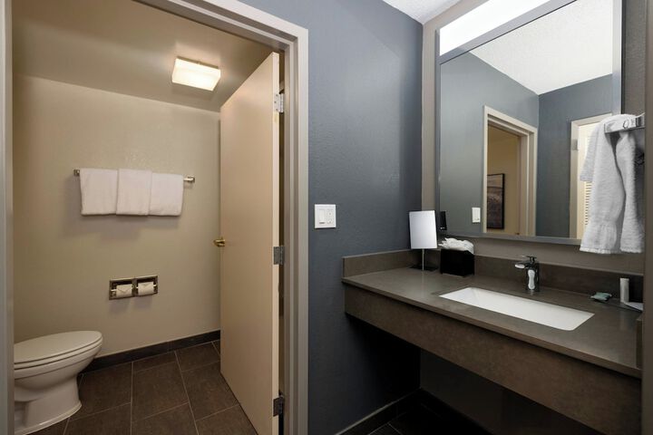 Courtyard by Marriott North Charleston Airport / Coliseum